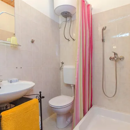 Appartement By The Sea - 22258