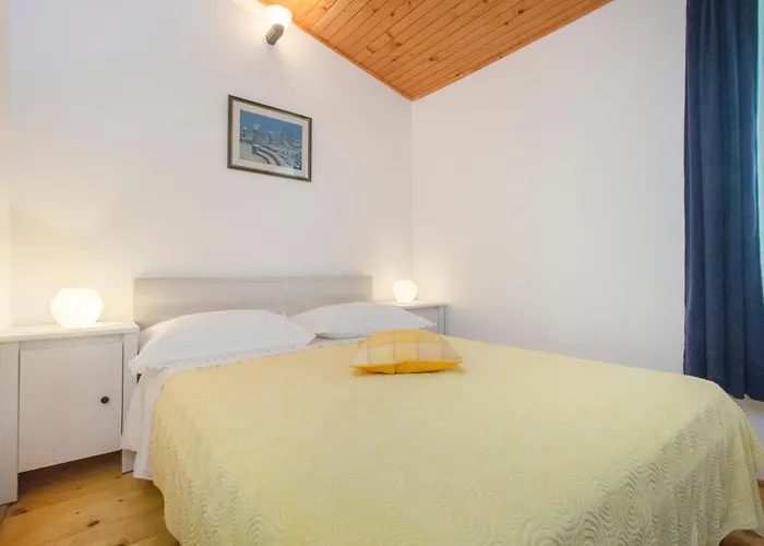 Apartment By The Sea - 22258