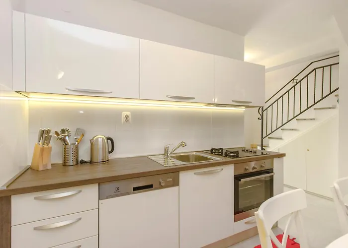 Apartment By The Sea - 22258